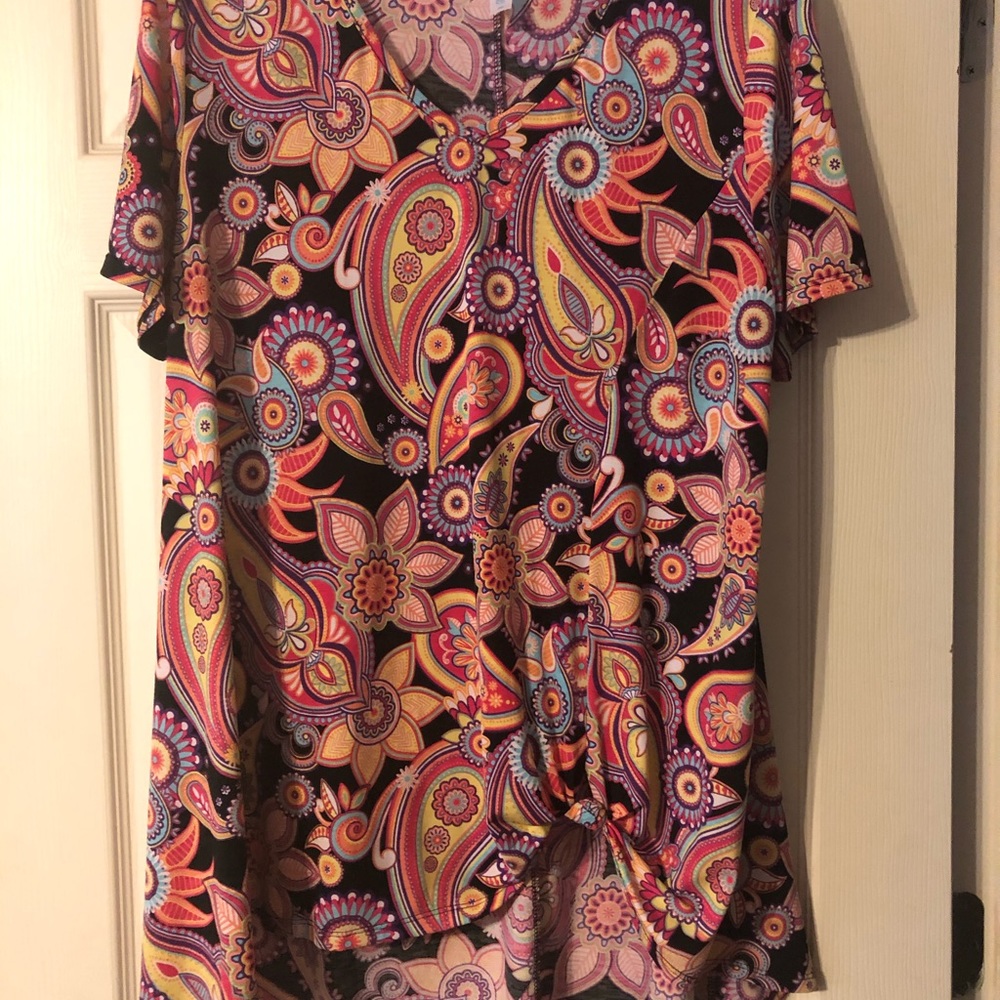 SOLD - Very pretty Paisley Grace Boutique top.
